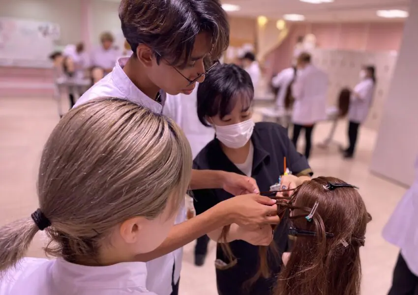 ヘアアレンジ作品集 | エステ・メイク・ネイルなど美容の専門学校なら
