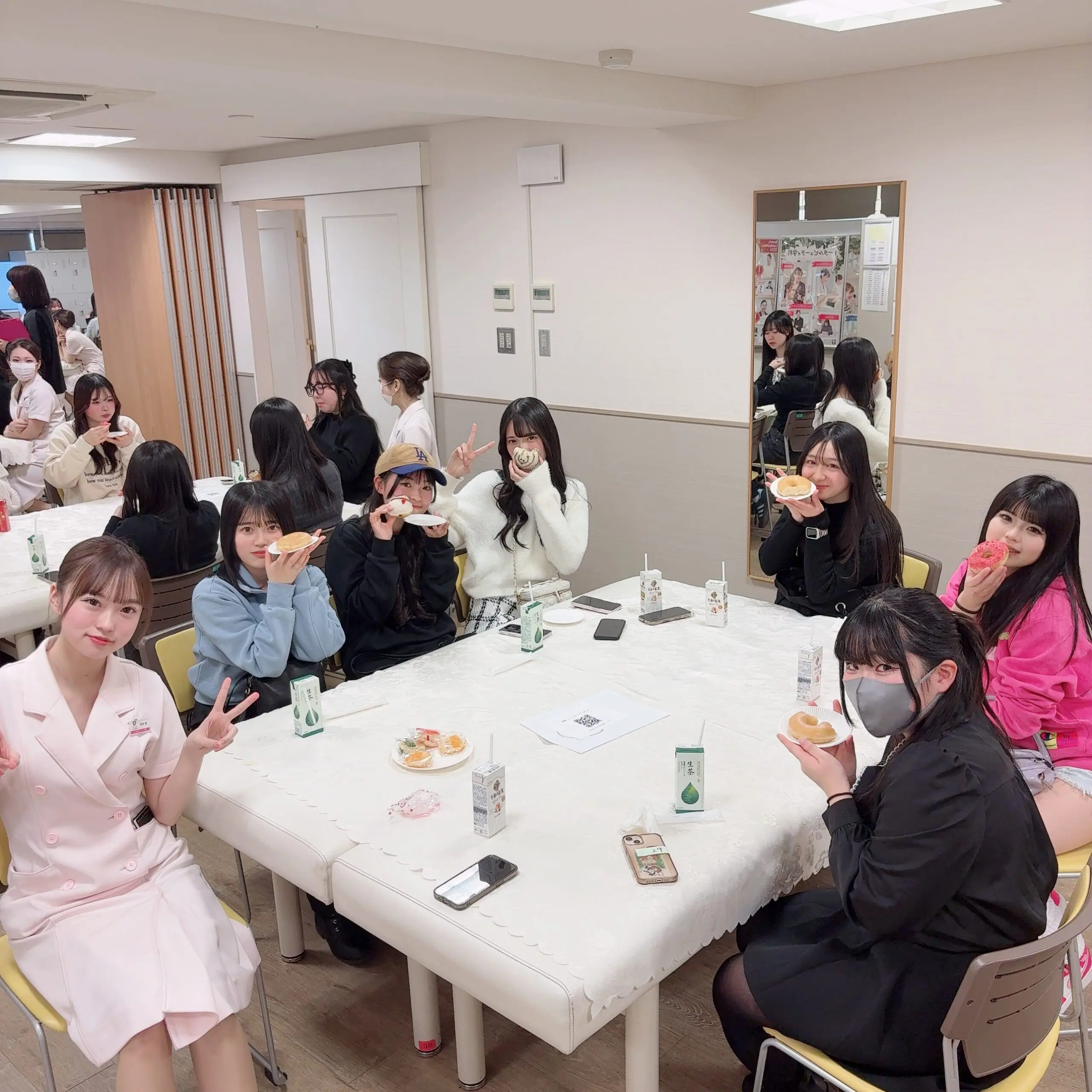 2025年入学予定者】懇親会を開催！ | エステ・メイク・ネイルなど美容