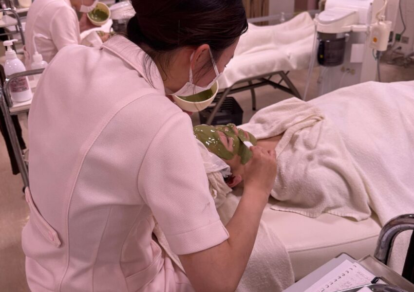 塗るの案外難しいです！